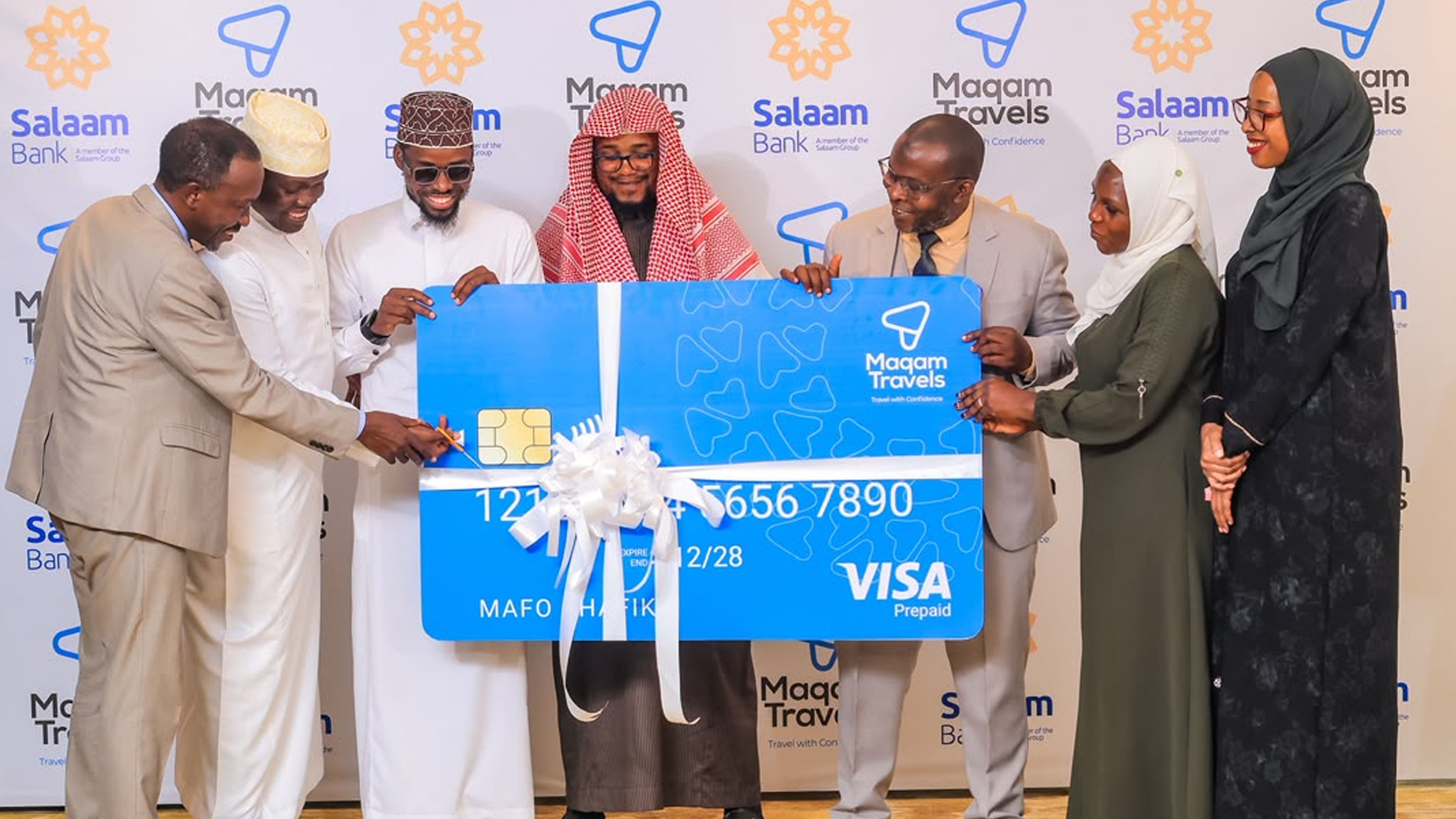 Ribbon-cutting ceremony for the Maqam Visa Prepaid Card launch